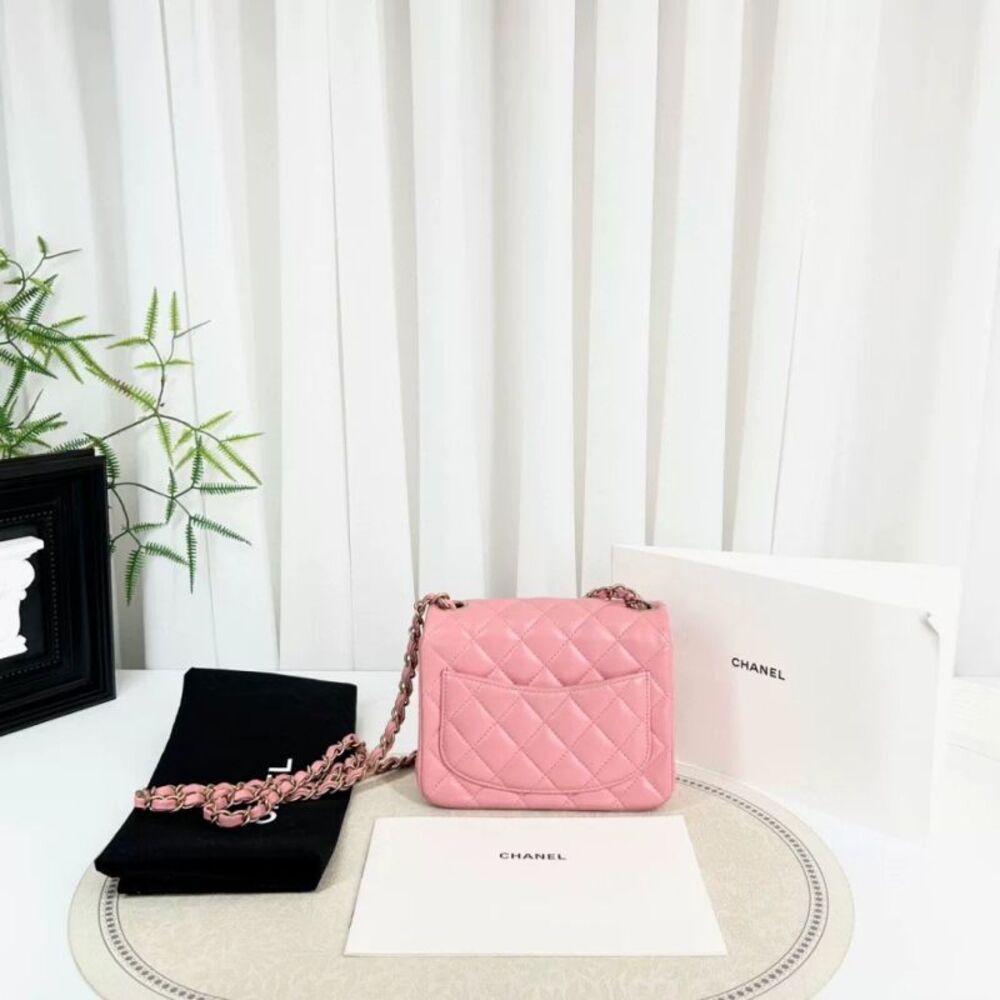 Chanel Women Pre-Loved Bag Very Good Condition - Picture 2 of 3